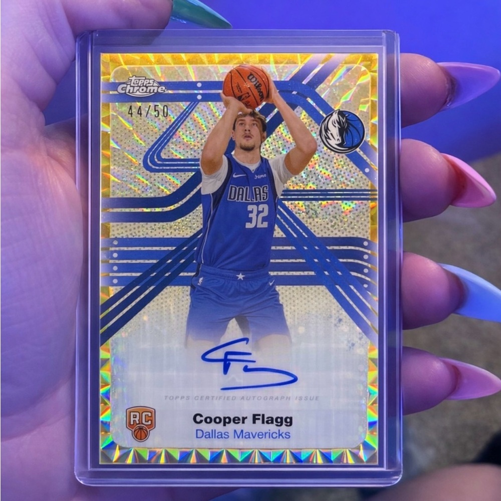 Topps Chrome Dallas Mavericks Card - Blue and Gold
